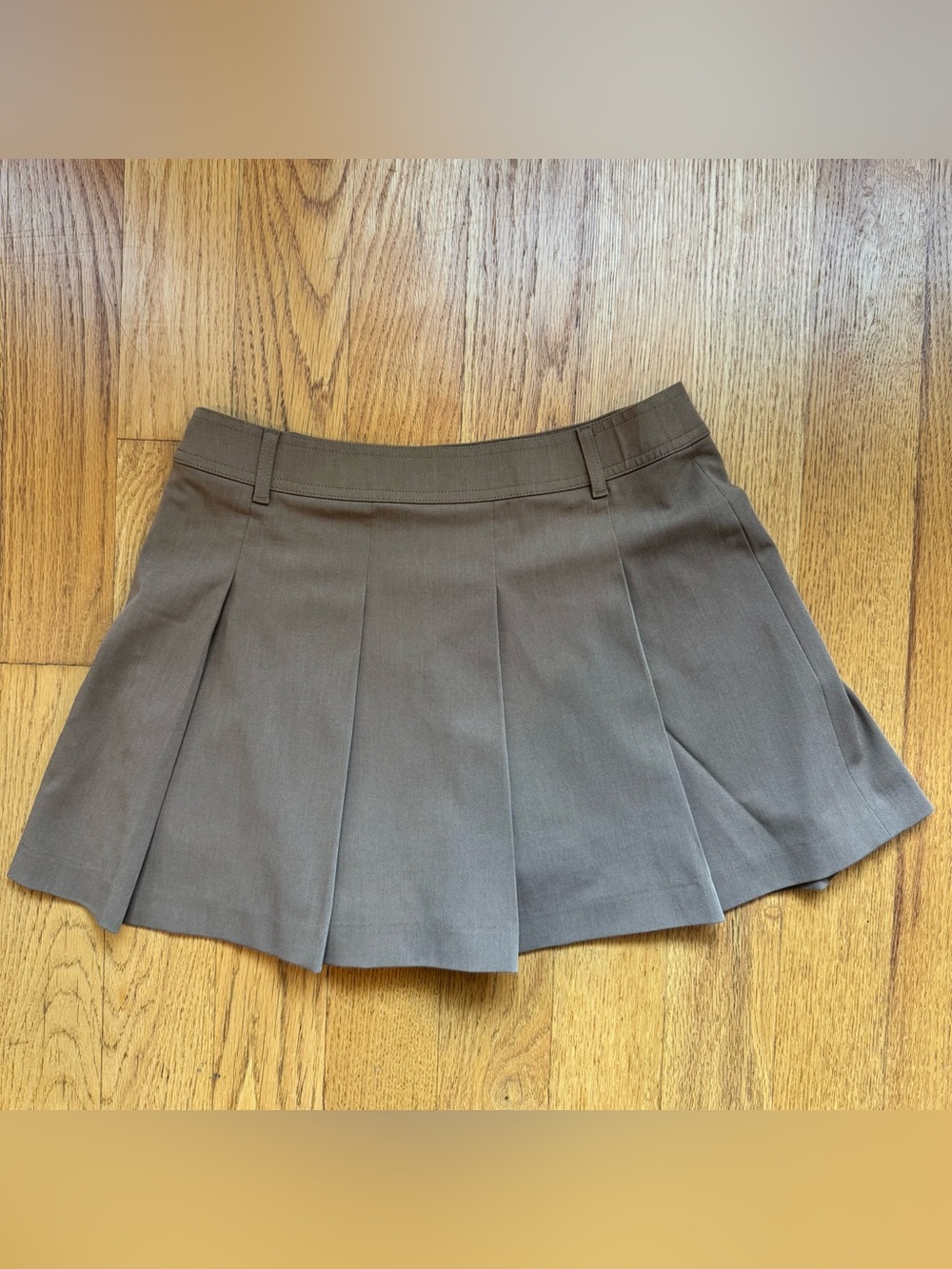 Uniqlo Tan Pleated Mini Skirt